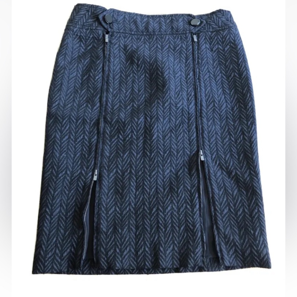 Armani Collezioni Textured Black Mini Skirt With Frontal Zippers women's  Size 4
